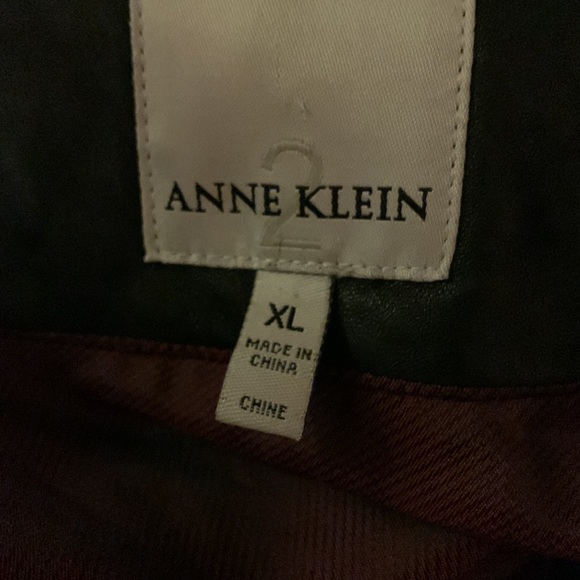 Anne Klein leather zip jacket. Very soft and in great condition. - Picture 3 of 4